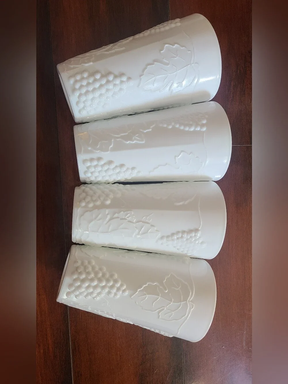 Indiana colony harvest grape milk glass, Vintage Set of 4